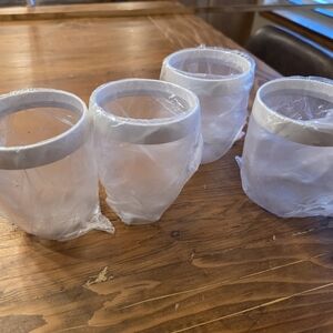 Tupperware White Plastic Wrap Cups